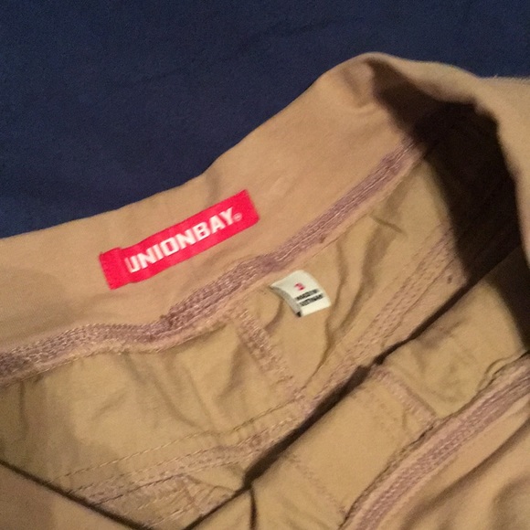 Cargo shorts - Picture 3 of 3